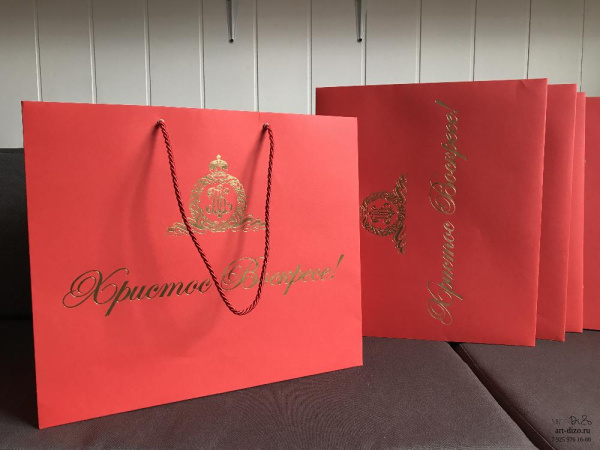 Пакет 38×40×23 см к пасхе из красной дизайнерки, производство Арт-Дизо на заказ в Москве